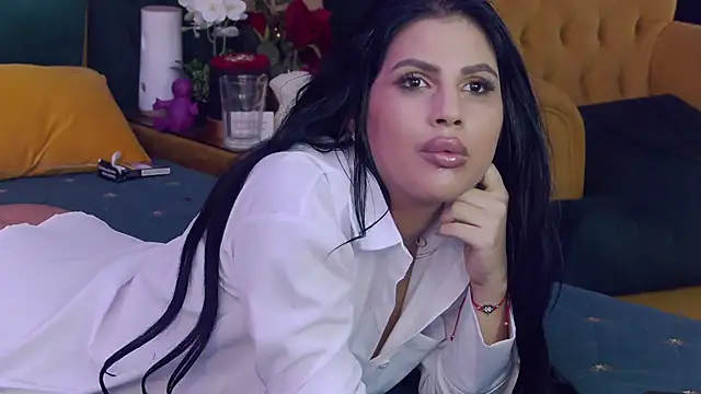 Snapshot of GiuliaHarvey chatting on March 22, 3:41 am GiuliaHarvey online show from March 22, 3:41 am