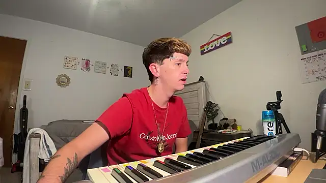 twentywithafelonyy online show from September 29, 6:29 am