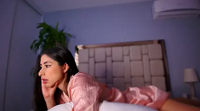 auroracaruso11 online show from February 4, 9:41 pm