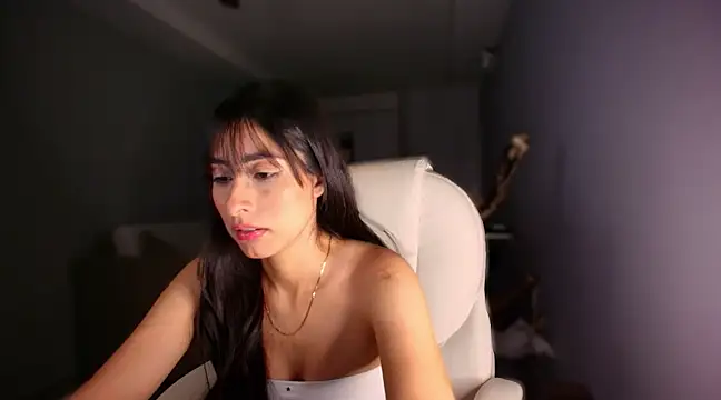 auroracaruso11 online show from March 8, 12:00 am