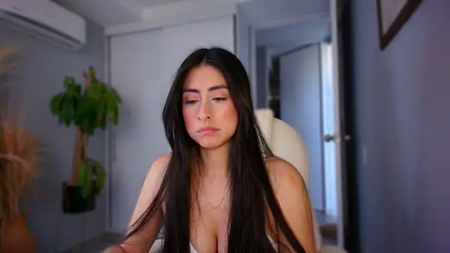 auroracaruso11 online show from September 22, 9:50 pm