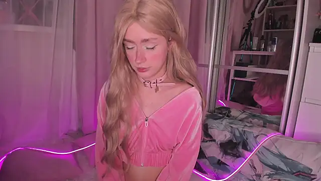 Snapshot of -bae chatting on November 13, 3:55 pm -bae online show from November 13, 3:55 pm