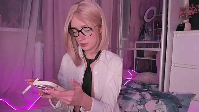 Snapshot of -bae chatting on November 24, 4:07 pm -bae online show from November 24, 4:07 pm