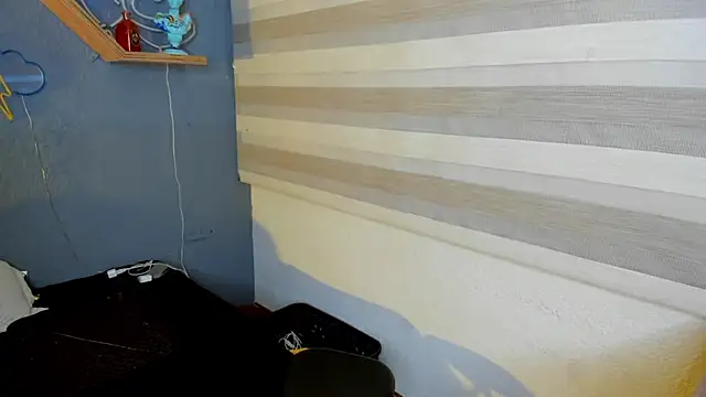 Snapshot of Liittleluaa_ chatting on December 17, 1:16 pm Liittleluaa online show from December 17, 1:16 pm