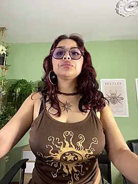 Snapshot of Liittleluaa_ chatting on September 16, 6:20 pm Liittleluaa online show from September 16, 6:20 pm