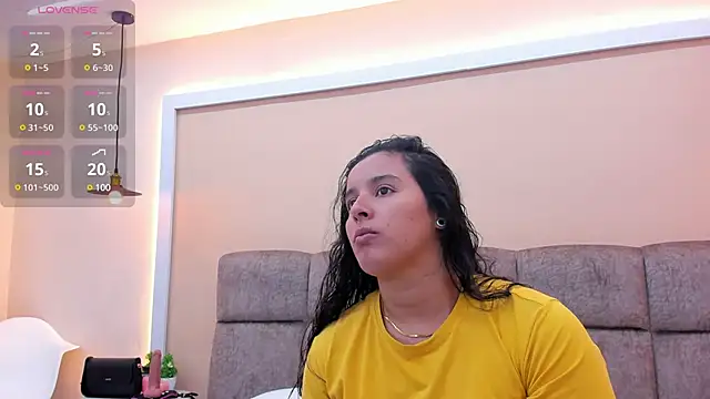 Dilan y Mia online show from December 5, 1:17 pm