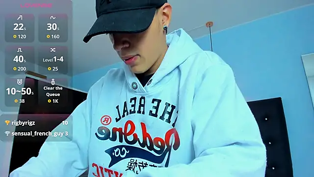 Snapshot of Lobo_17_ chatting on October 31, 3:40 am Lobo 17 online show from October 31, 3:40 am