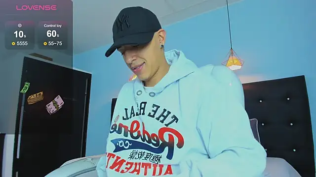 Snapshot of Lobo_17_ chatting on November 13, 3:49 am Lobo 17 online show from November 13, 3:49 am