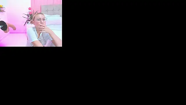 Snapshot of Annaraquel_ chatting on October 10, 2:32 am Annaraquel online show from October 10, 2:32 am