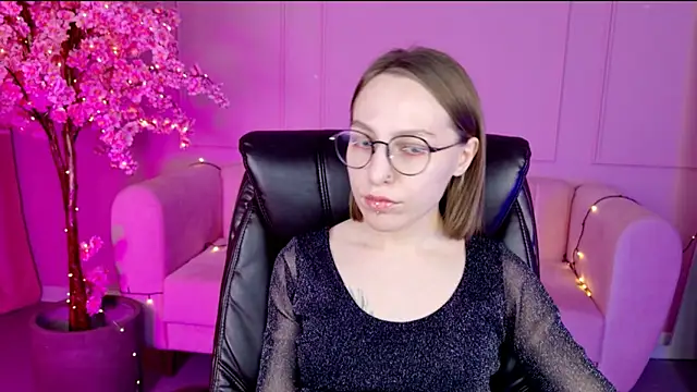 Snapshot of AphexQueen chatting on January 28, 7:21 pm AphexQueen online show from January 28, 7:21 pm