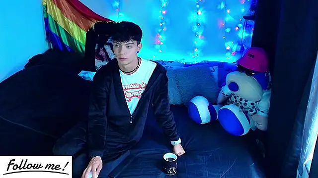 Snapshot of twink_sebas_ chatting on December 29, 12:55 pm twink sebas online show from December 29, 12:55 pm