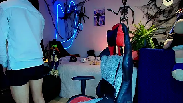 Snapshot of twink_sebas_ chatting on October 31, 6:25 am twink sebas online show from October 31, 6:25 am