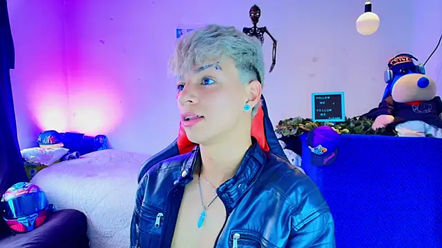 Snapshot of twink_sebas_ chatting on November 13, 4:06 pm twink sebas online show from November 13, 4:06 pm