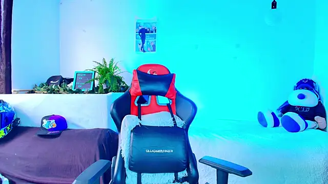 Snapshot of twink_sebas_ chatting on November 24, 2:39 pm twink sebas online show from November 24, 2:39 pm