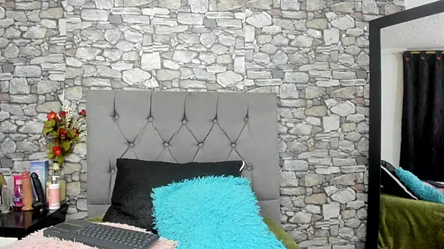 Snapshot of your_angel7 chatting on October 2, 1:34 am your angel7 online show from October 2, 1:34 am