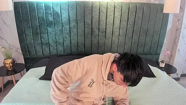 Andy Joy  online show from October 9, 11:30 am