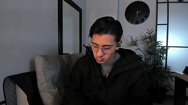 Andy Joy  online show from October 17, 10:29 am