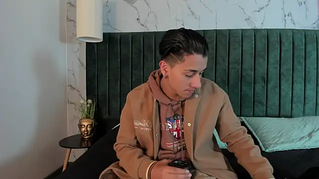 Andy Joy  online show from January 6, 11:25 am