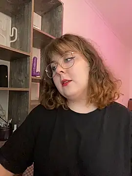 Snapshot of cinnabon_ chatting on December 13, 10:41 am cinnabon online show from December 13, 10:41 am