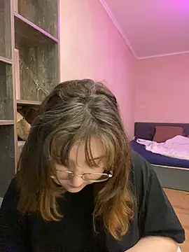 Snapshot of cinnabon_ chatting on December 20, 5:08 pm cinnabon online show from December 20, 5:08 pm