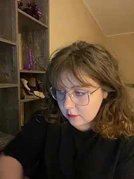 Snapshot of cinnabon_ chatting on December 24, 4:19 pm cinnabon online show from December 24, 4:19 pm