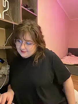 Snapshot of cinnabon_ chatting on December 26, 3:31 pm cinnabon online show from December 26, 3:31 pm