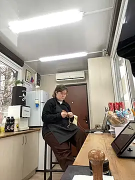 Snapshot of cinnabon_ chatting on January 19, 10:17 am cinnabon online show from January 19, 10:17 am