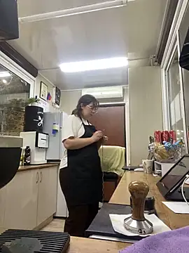 Snapshot of cinnabon_ chatting on January 19, 4:36 pm cinnabon online show from January 19, 4:36 pm