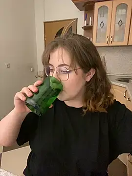 Snapshot of cinnabon_ chatting on January 20, 4:34 pm cinnabon online show from January 20, 4:34 pm