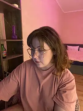 Snapshot of cinnabon_ chatting on February 10, 6:56 pm cinnabon online show from February 10, 6:56 pm