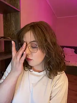 Snapshot of cinnabon_ chatting on March 6, 5:22 pm cinnabon online show from March 6, 5:22 pm