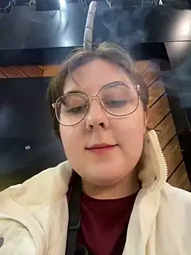 Snapshot of cinnabon_ chatting on March 7, 6:00 pm cinnabon online show from March 7, 6:00 pm