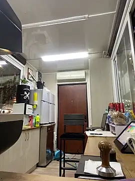 Snapshot of cinnabon_ chatting on March 8, 4:39 pm cinnabon online show from March 8, 4:39 pm