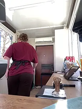 Snapshot of cinnabon_ chatting on March 9, 9:02 am cinnabon online show from March 9, 9:02 am