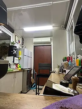 Snapshot of cinnabon_ chatting on March 12, 6:44 pm cinnabon online show from March 12, 6:44 pm