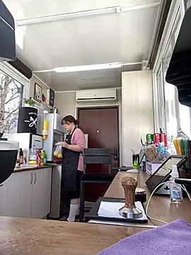 Snapshot of cinnabon_ chatting on March 13, 8:04 am cinnabon online show from March 13, 8:04 am