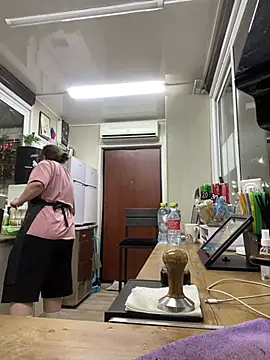 Snapshot of cinnabon_ chatting on March 13, 4:23 pm cinnabon online show from March 13, 4:23 pm