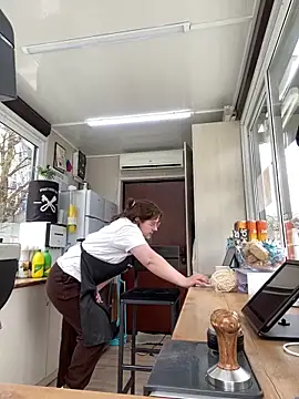 Snapshot of cinnabon_ chatting on March 20, 9:48 am cinnabon online show from March 20, 9:48 am