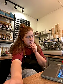 Snapshot of cinnabon_ chatting on September 19, 3:24 pm cinnabon online show from September 19, 3:24 pm