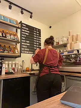 Snapshot of cinnabon_ chatting on September 30, 4:34 pm cinnabon online show from September 30, 4:34 pm