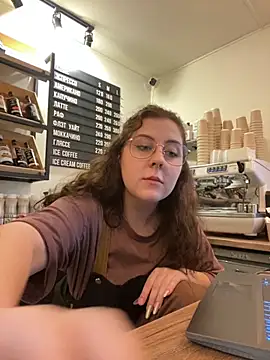 Snapshot of cinnabon_ chatting on October 6, 12:35 pm cinnabon online show from October 6, 12:35 pm