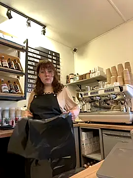 Snapshot of cinnabon_ chatting on October 21, 11:55 am cinnabon online show from October 21, 11:55 am