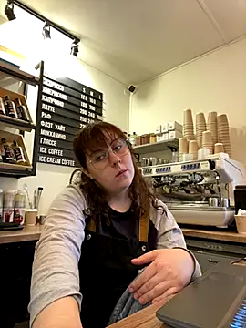 Snapshot of cinnabon_ chatting on October 26, 8:53 am cinnabon online show from October 26, 8:53 am