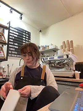 Snapshot of cinnabon_ chatting on November 20, 12:38 pm cinnabon online show from November 20, 12:38 pm