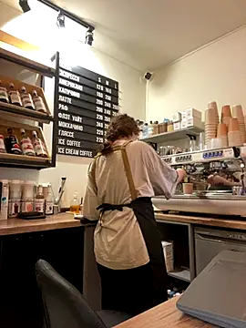 Snapshot of cinnabon_ chatting on December 1, 10:31 am cinnabon online show from December 1, 10:31 am