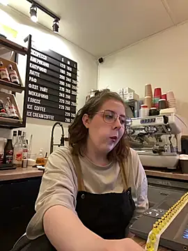 Snapshot of cinnabon_ chatting on April 29, 5:30 pm cinnabon online show from April 29, 5:30 pm