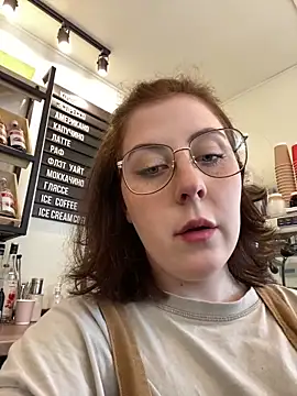 Snapshot of cinnabon_ chatting on May 4, 8:54 am cinnabon online show from May 4, 8:54 am