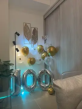 Snapshot of rubyhill_2711 chatting on February 19, 11:23 pm rubyhill 2711 online show from February 19, 11:23 pm