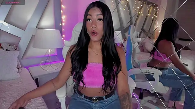 Snapshot of Amber_villalobos_ chatting on January 15, 3:43 am Amber villalobos  online show from January 15, 3:43 am