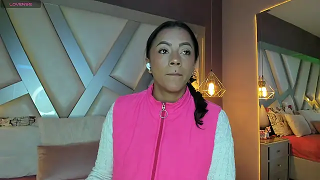 Snapshot of Amber_villalobos_ chatting on October 11, 4:44 am Amber villalobos  online show from October 11, 4:44 am